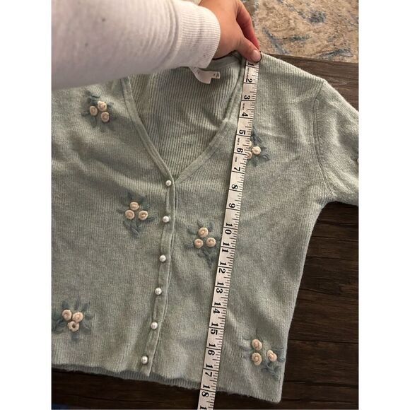 Astr the Label Revolve Jade Green 3D floral Knit Cropped Sweater Size Wool Blend - Picture 9 of 9